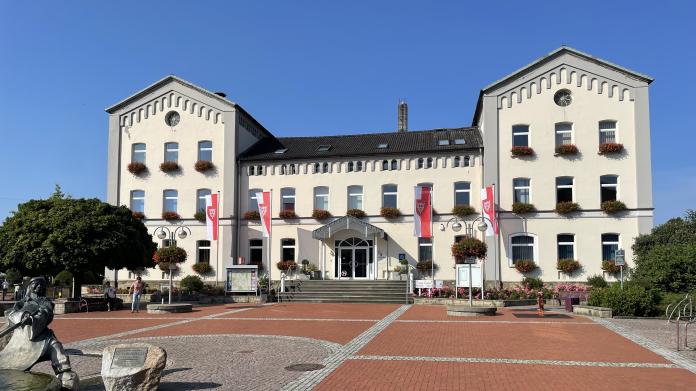 Das Foto zeigt das Rathaus Rodenberg.